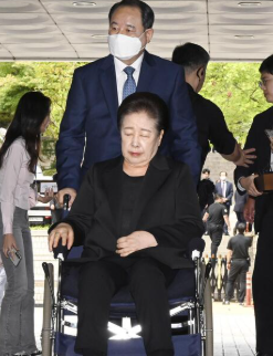 【悲報】統一教会韓鶴子総裁、ついに逮捕状に出頭WWW