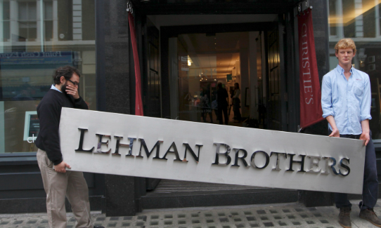 【給料目減り3年で4%超】2022年度以降のインフレ局面で日本の実質賃金の累計の落ち込みがリーマン・ショックの時に近い下げ幅となっていることが分かった、賃上げでも物価の伸びには追いつかず会社員の給料は目減り