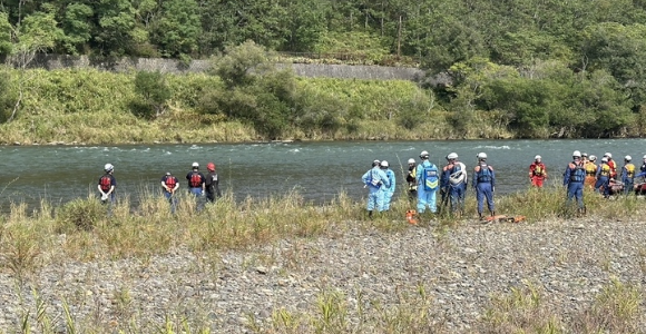 【旭川】「中州に人のようなものが浮いている」釣り人から通報…着衣は肌着にパーカーのみ　石狩川