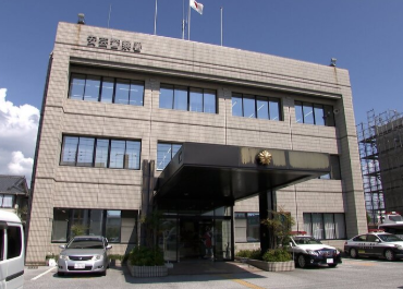 【高知】物音に気づき見てみると窓から差し込まれた160センチの棒の先にガムテープ!タバコを盗もうとしたか…70歳男を窃盗未遂疑いで逮捕