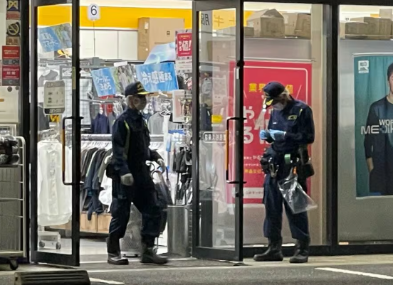 「ワークマン」で衣服盗んだ男が逃走　声かけした店長の男性が軽傷　強盗傷害事件として捜査　神奈川・海老名市