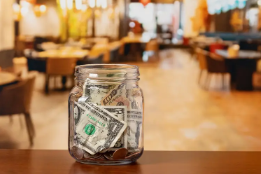 東京浅草で日本にチップ文化を導入する試みがなされている模様