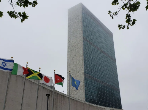 ニューヨークの国連本部ビル周辺で、300超のアングラサーバーと10万枚のSIMを大量摘発