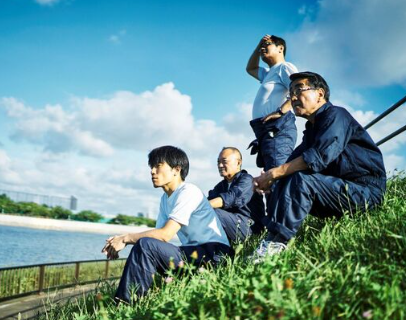 【社会】もう「大卒」の肩書きに意味はない…大卒余りで、ホワイトカラーの職が足りない