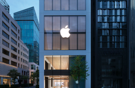 「アップル銀座」が再開店　３年ぶりに元の場所へ