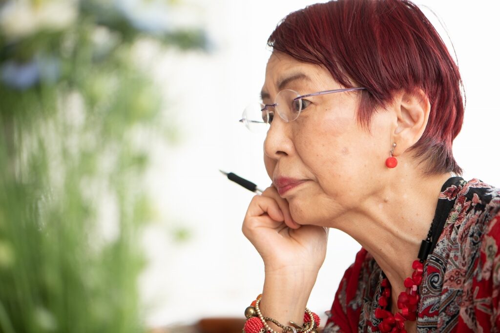 【悲報】上野千鶴子、過去の自分に包囲される