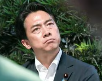 共産・川添氏「弾薬、ミサイル配備の十分な説明がされてません」　→小泉氏「そんなの当たり前では」