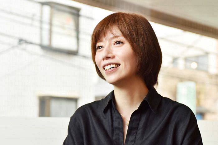 【柴田淳】女性歌手が疑問「あり得ないだろ」自民総裁候補が子ども食堂で誕生日ケーキを出される姿に　(茂木氏)