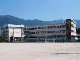 【福岡】中学校教員が免許を偽造か?警察が捜査　女子生徒に対して「その姿はエロく見えるよ」などの不適切発言をしたという情報も