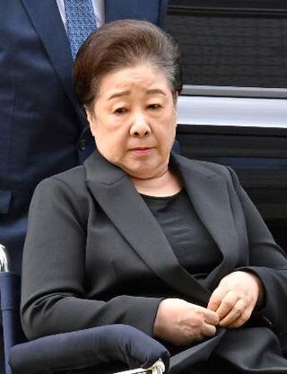 【統一教会】韓鶴子、政治家に金品を渡しただけで逮捕されてしまうwww