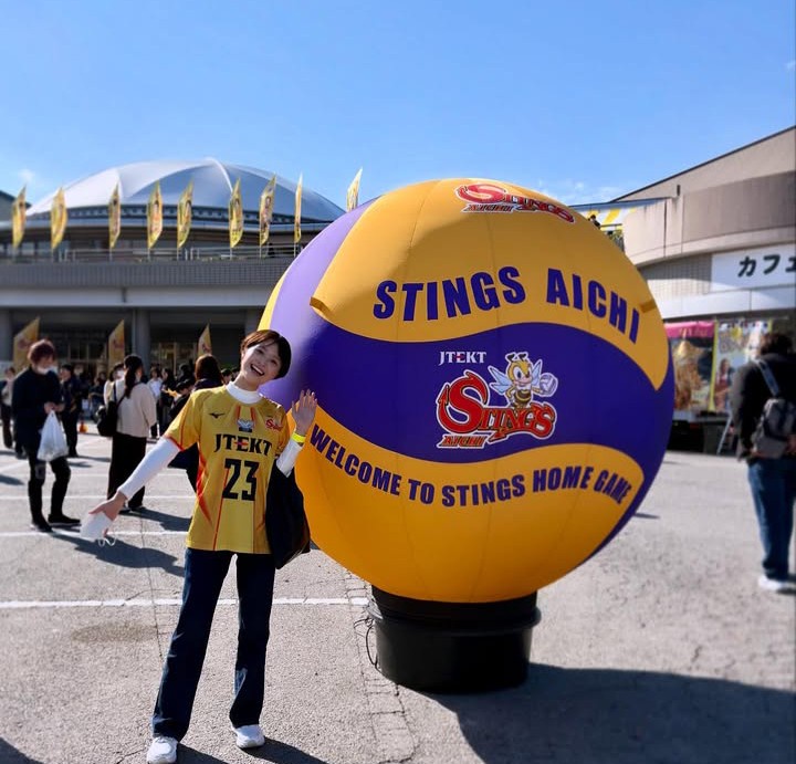 【芸能】元フジ・渡邊渚アナ　熱烈推しのイケメンバレー選手を愛知まで遠征して生応援　背番号入りユニで会場に姿