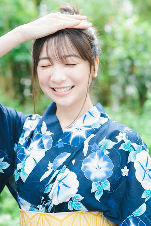 19歳戦隊ヒロインがラウンジで体入ショコラ。出演料安く将来の不安からか。