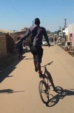 【動画】アフリカの暴走族(アフ暴)、あまりにもレベチ