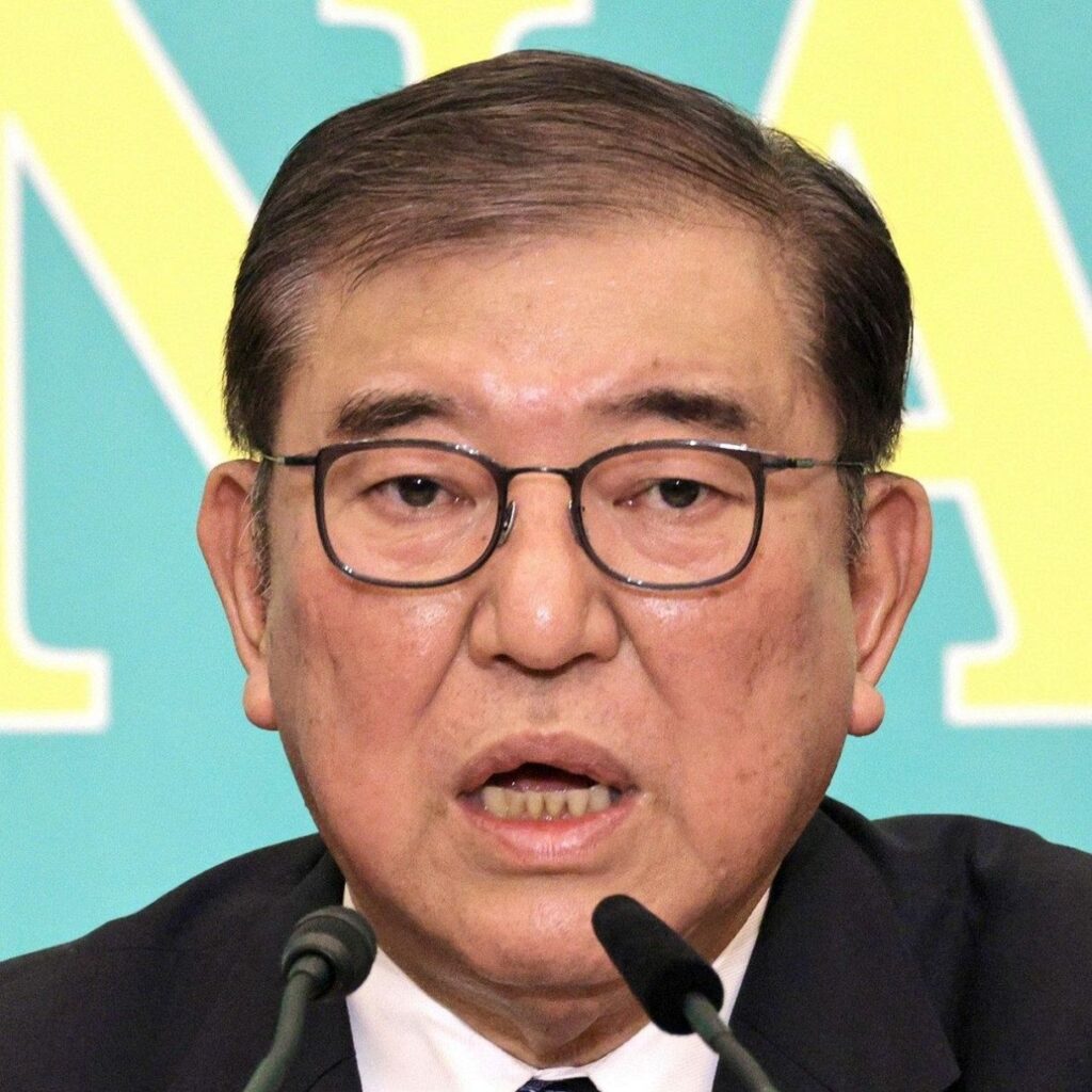 【X】石破茂前首相、突然の『お題』か… 無言の写真に憶測広がる「ソーラーパネル置き放題」「日本がこんな風になる暗喩？」