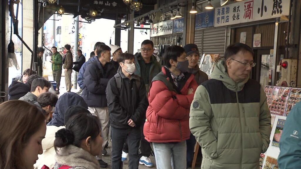 【中国の渡航自粛】冬の北海道観光にどのような影響？ホテルは予約キャンセル多発ー中国との直行便運航中止ー46万人の中国人観光客の行方