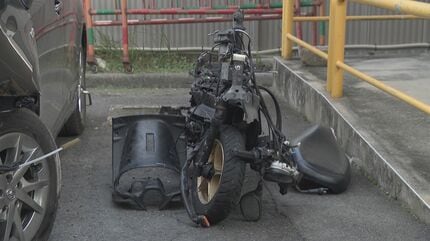 【名古屋】バイクは大破…「赤信号は分かっていたが、無視した」バイクの18歳男性に重傷を負わせた疑い 自称会社役員の男（76）を逮捕