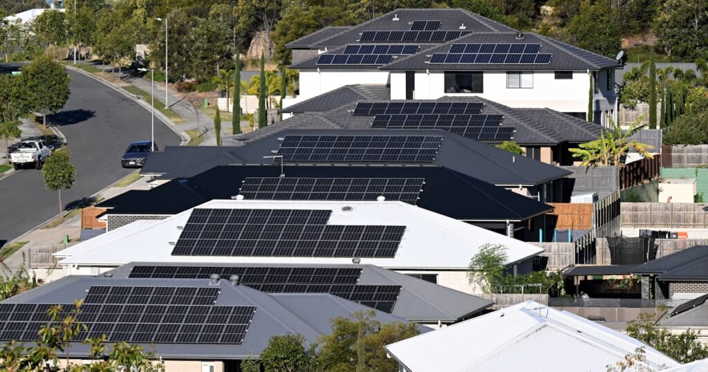 【豪州が昼の電気代「3時間無料」に】再エネ普及、世界で需給にひずみ