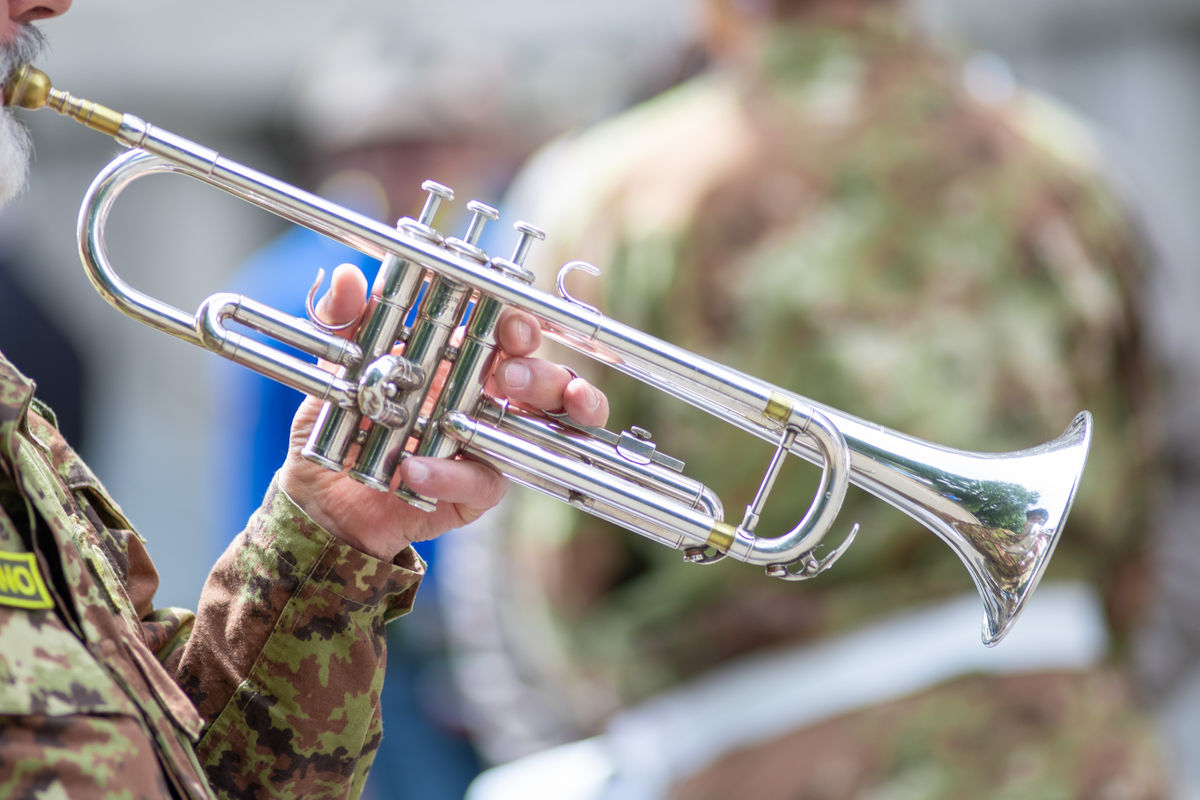 ロシアのミサイルを｢歌」で妨害