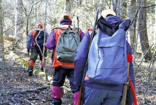 猟友会『老眼でよく目が見えない年寄りがライフル銃持ってんだぞ そりゃ1人や2人は誤射もするよ