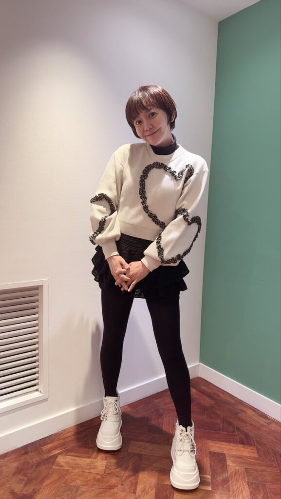 【歌手】華原朋美（51）、「切っちゃったっ」ショートヘアにイメチェン「子育てしていると巻いたりする時間ない」