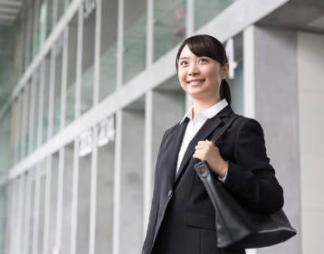 就活女子「大学ではフランス文学を学びました。卒論はカミュ。」フランス書院文庫「お帰りください」