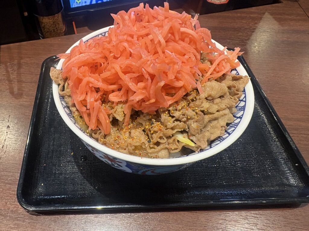 本間朋晃、牛丼「紅ショウガ」特盛りで炎上・謝罪も　「やっぱりこのくらい必要でした」衝撃写真公開