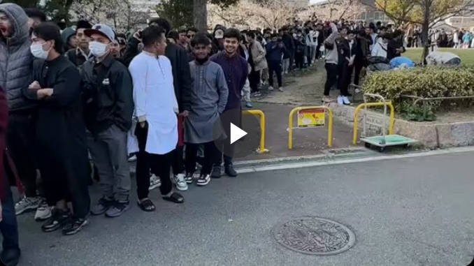 【サウジアラビア・イラン・イラク・ドバイ・カタール・ヨルダンでは、公共の場を占拠・交通妨害するような形で礼拝をするのは禁止】なぜ、日本でするの？それは、日本を侵略する為！！！！