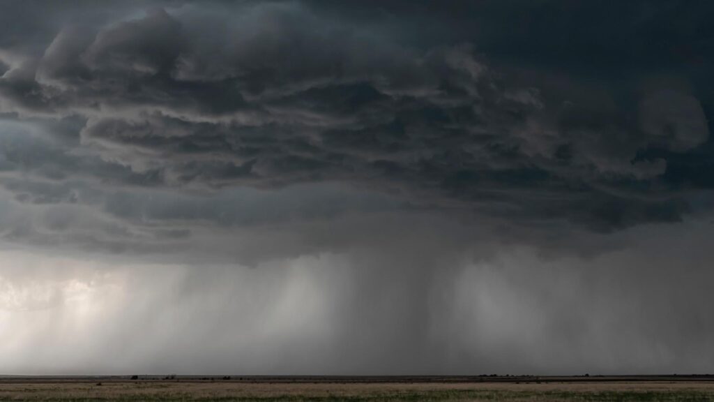 【氷河期】初任給40万バブルの裏で沈む氷河期世代：賃金減、健康リスク増、迫る親の介護と中年期の実態とは？
