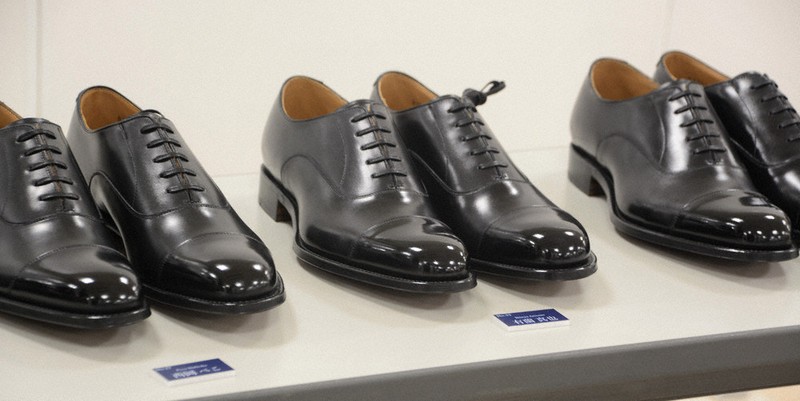 革靴業界、就職後スニーカーに履き替える新社会人が増えてきて苦しむ